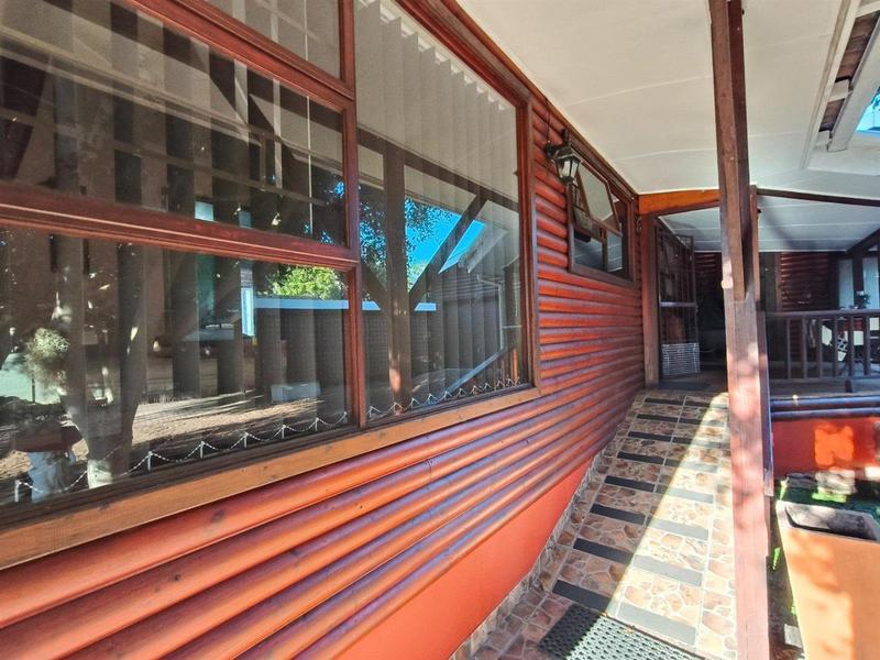 3 Bedroom Property for Sale in Fraaiuitsig Western Cape